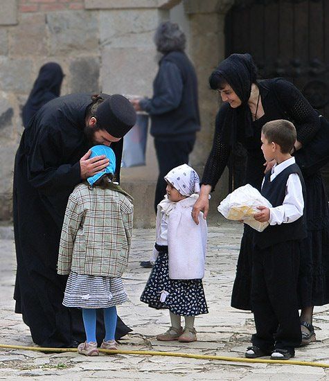 Αποτέλεσμα εικόνας για orthodox priest and children